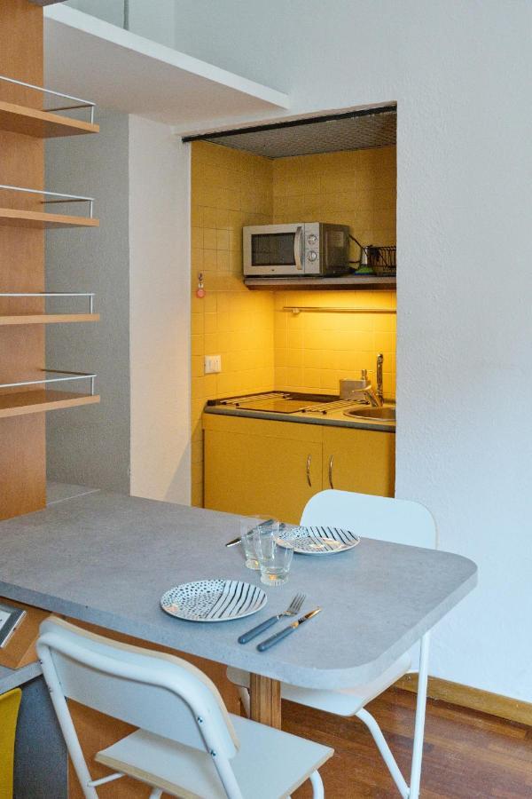 Artist Nadia'S Apartment In Porta Vercellina Mailand Exterior foto