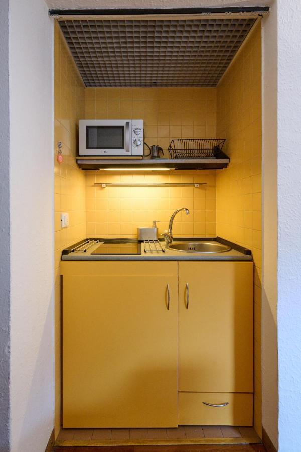 Artist Nadia'S Apartment In Porta Vercellina Mailand Exterior foto